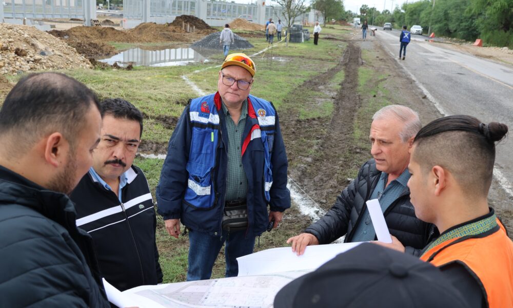 Supervisa alcalde pavimentación y visita construcción de Campus UANL